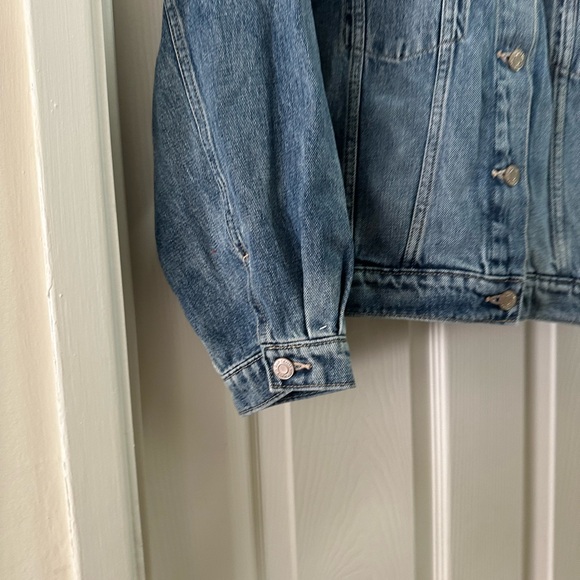 Gap women’s denim jacket - Picture 5 of 5
